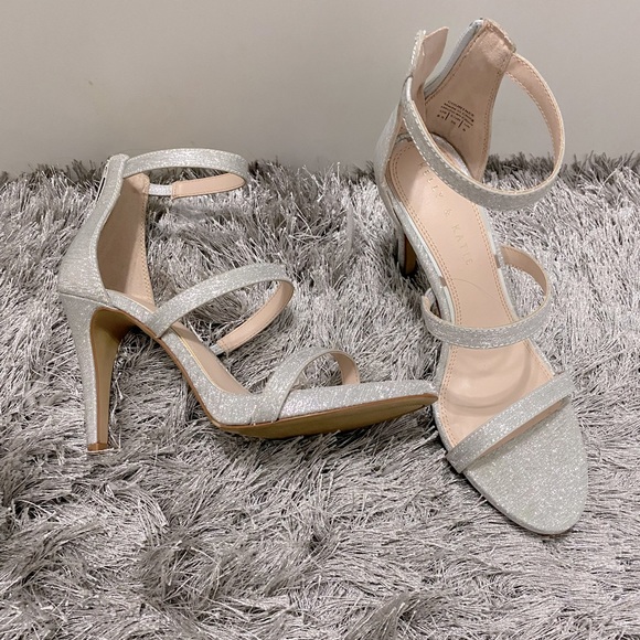 Kelly & Katie Dress Heeled Silver Sandals Size 8.5 - Picture 2 of 4